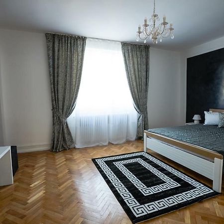 White Spacious Apartment Sibiu Ngoại thất bức ảnh